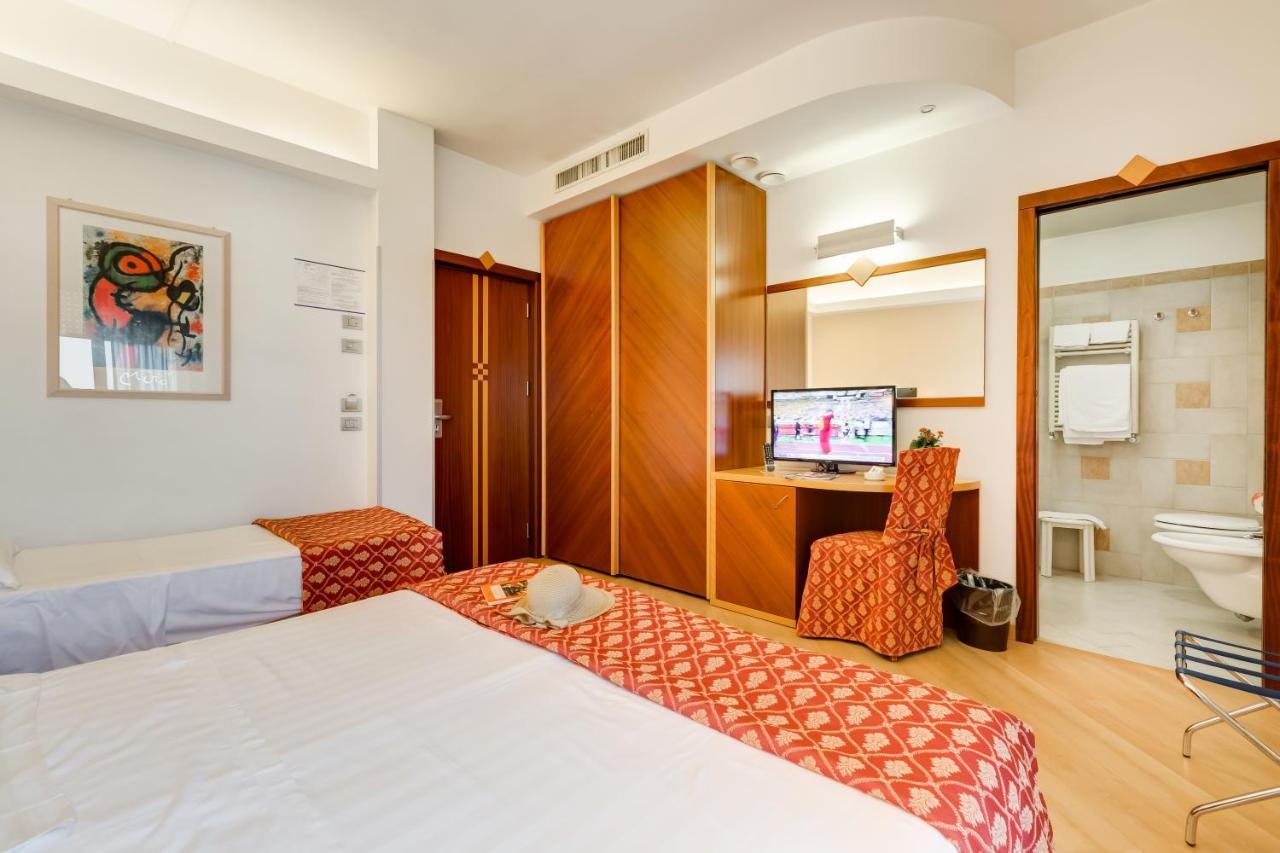 Hotel Europa Beach Village 길라노바리도 외부 사진