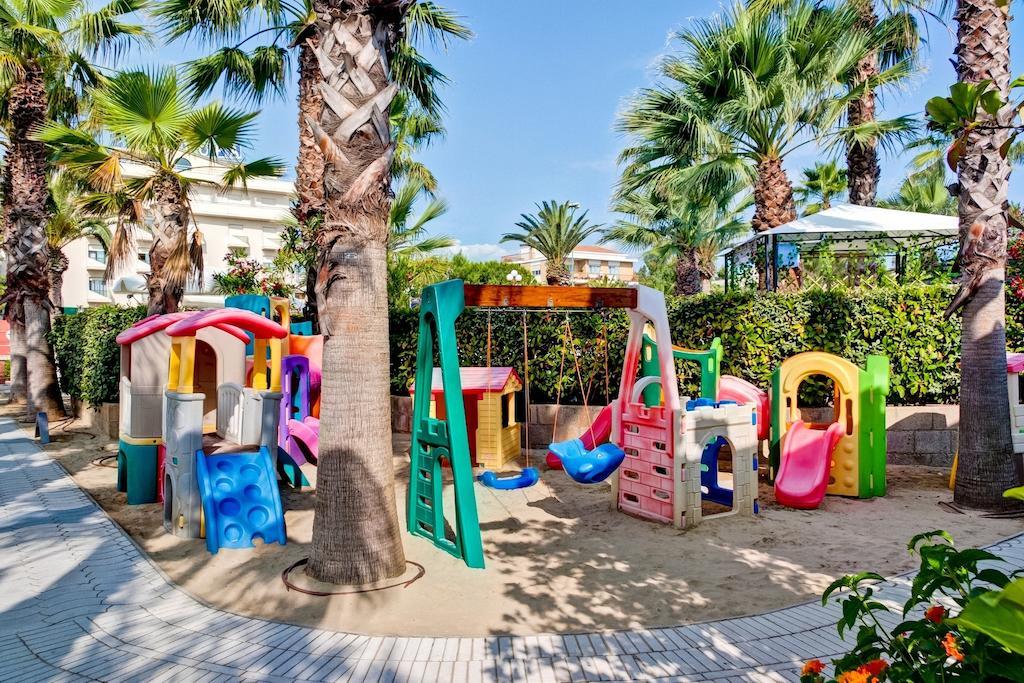Hotel Europa Beach Village 길라노바리도 외부 사진