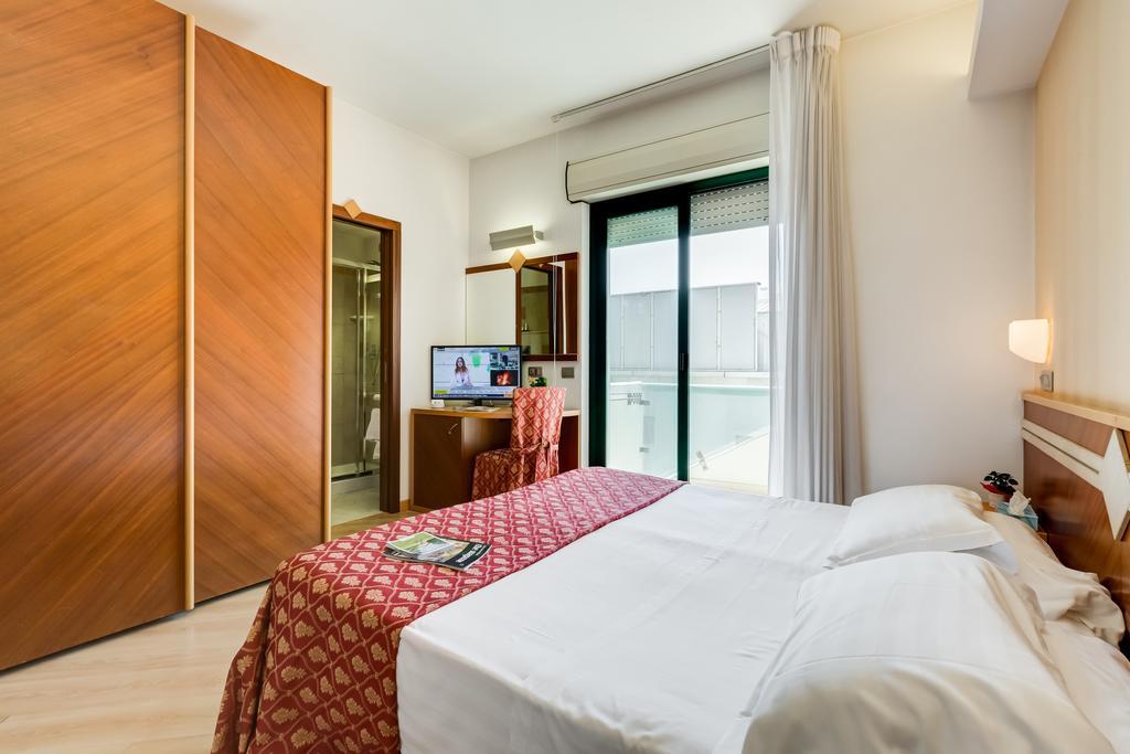Hotel Europa Beach Village 길라노바리도 객실 사진