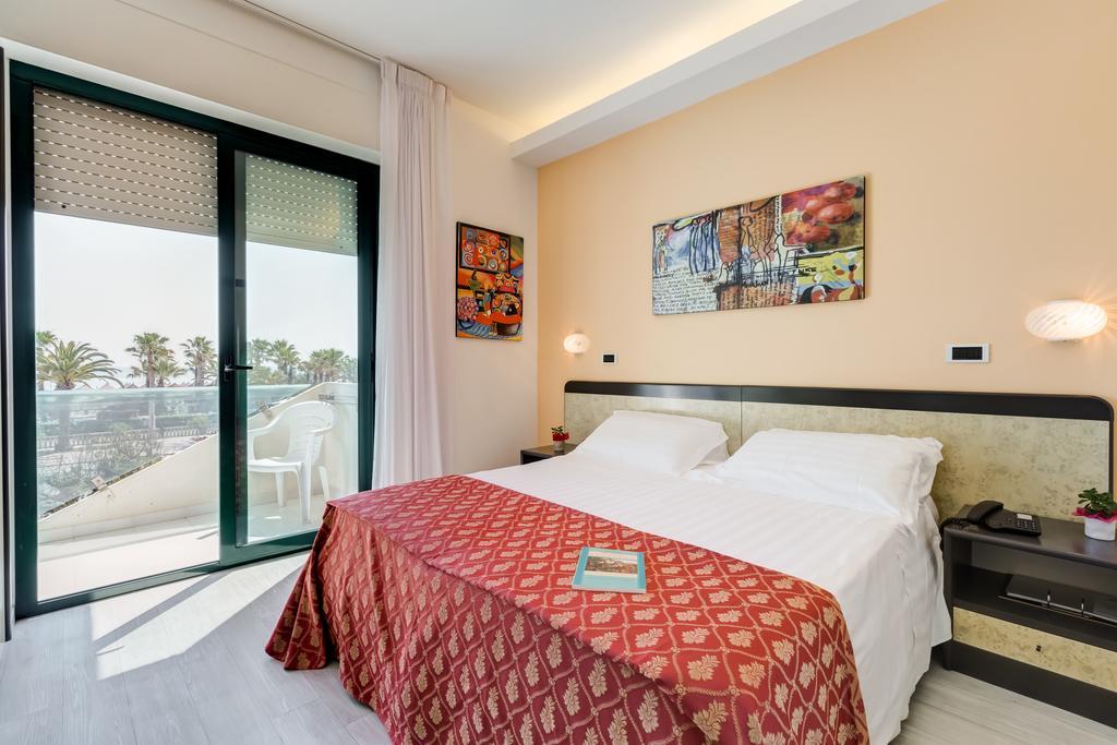 Hotel Europa Beach Village 길라노바리도 객실 사진