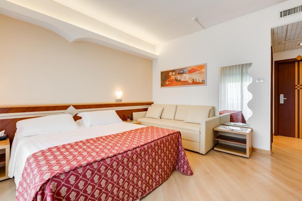 Hotel Europa Beach Village 길라노바리도 외부 사진