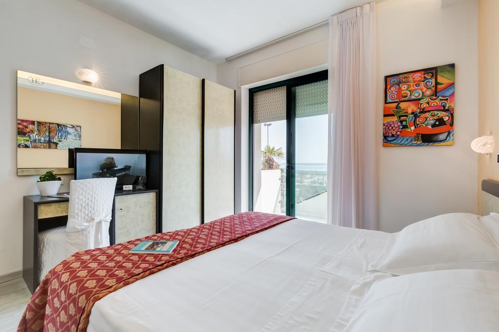 Hotel Europa Beach Village 길라노바리도 객실 사진
