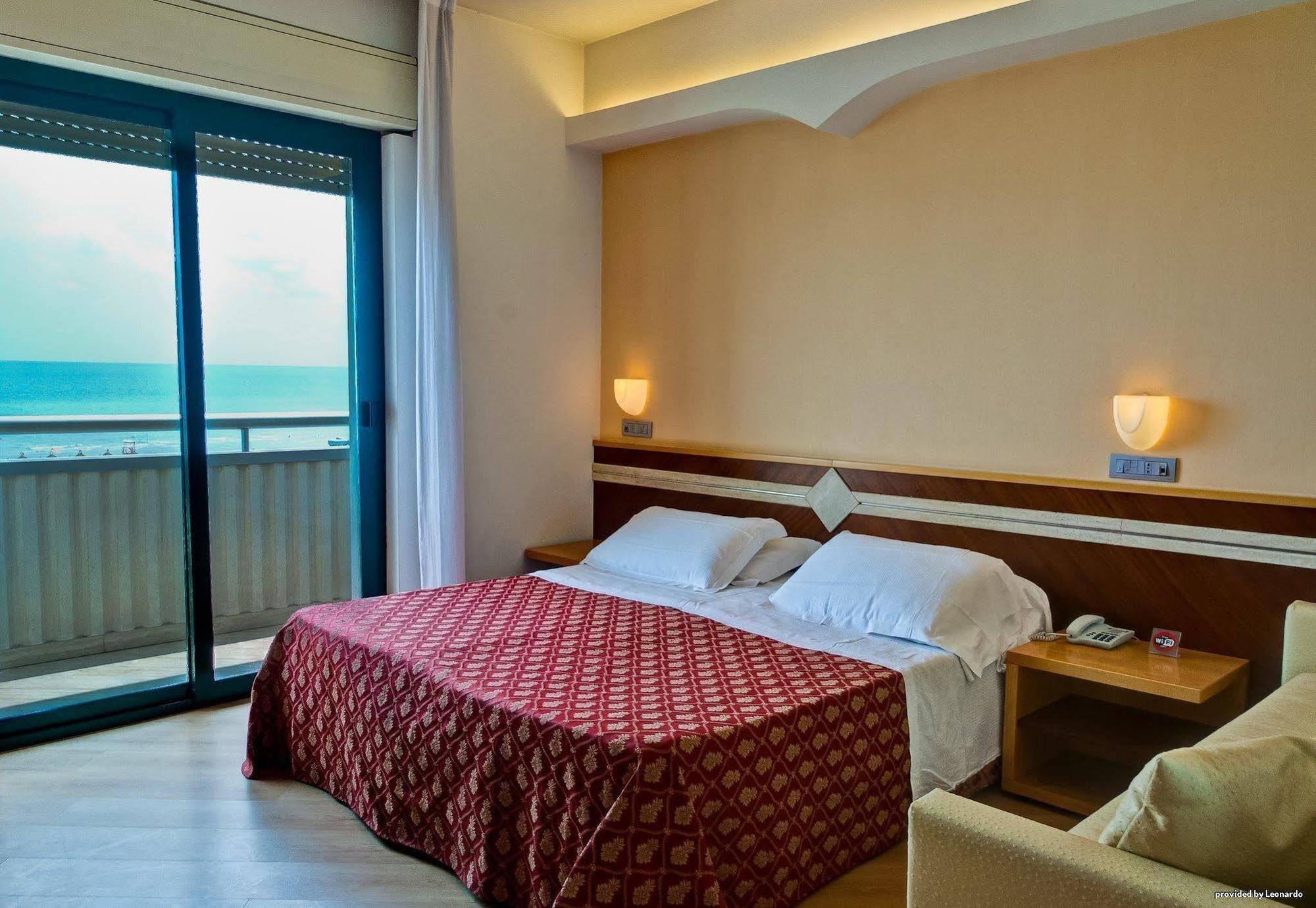 Hotel Europa Beach Village 길라노바리도 외부 사진