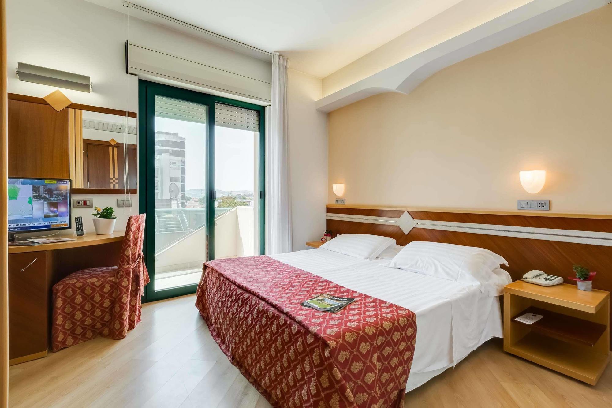 Hotel Europa Beach Village 길라노바리도 외부 사진
