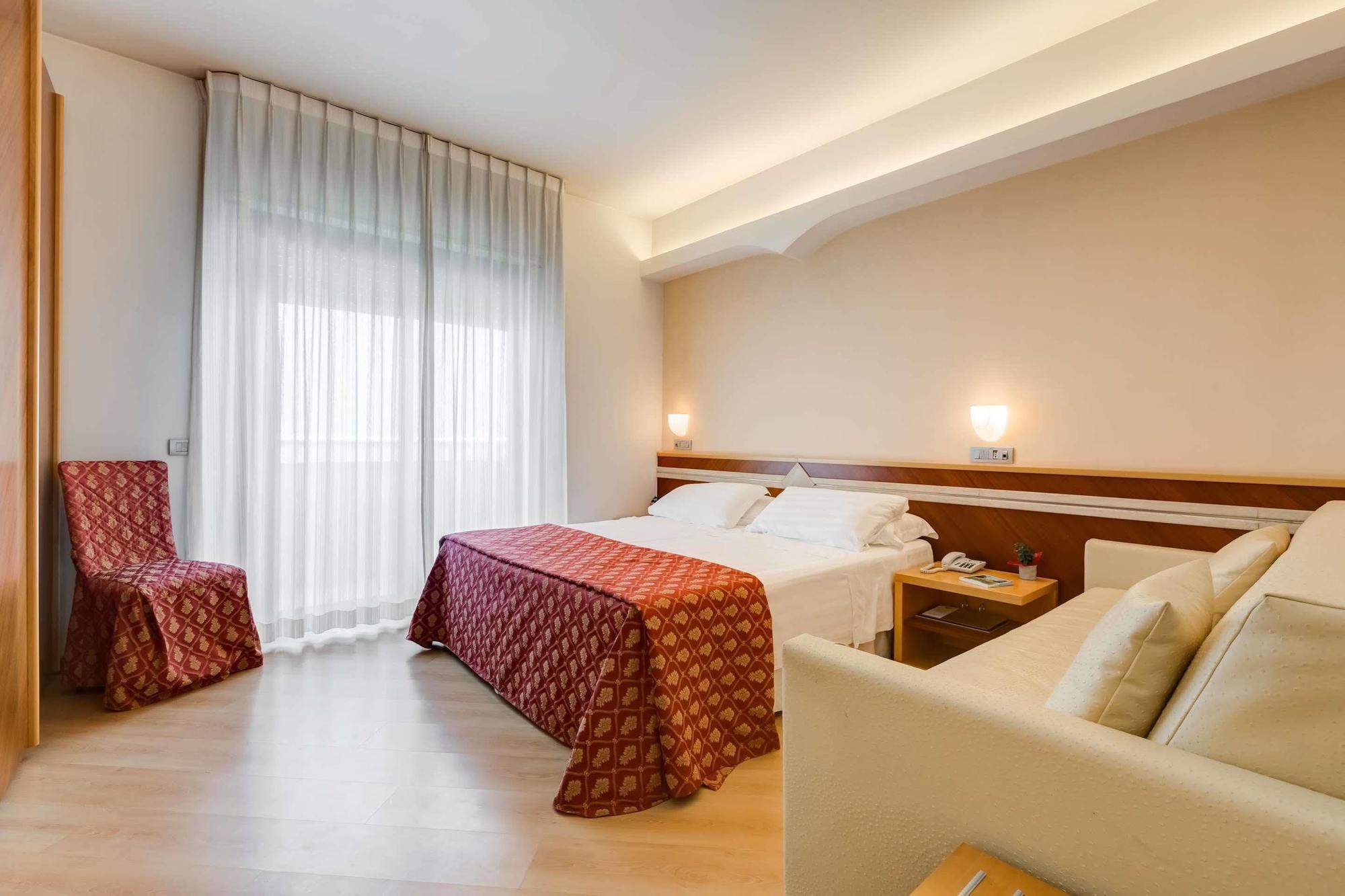 Hotel Europa Beach Village 길라노바리도 외부 사진