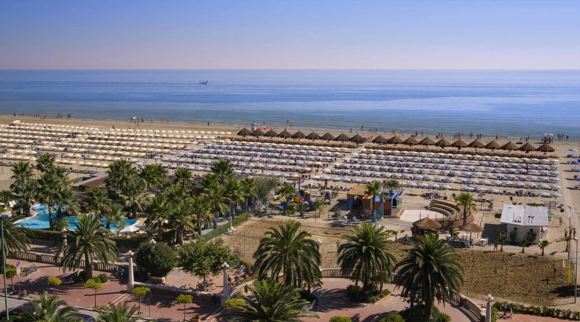 Hotel Europa Beach Village 길라노바리도 외부 사진