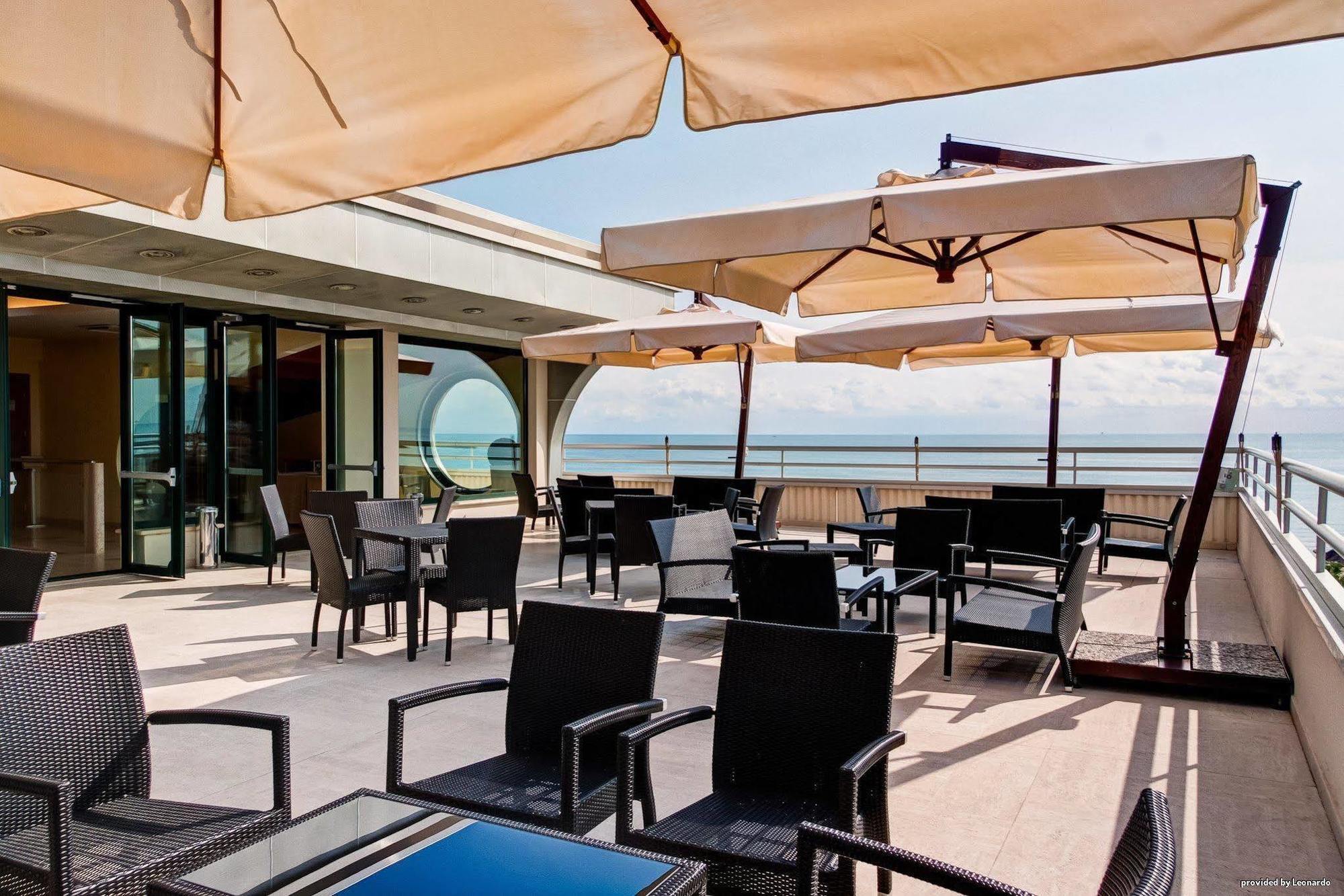 Hotel Europa Beach Village 길라노바리도 외부 사진
