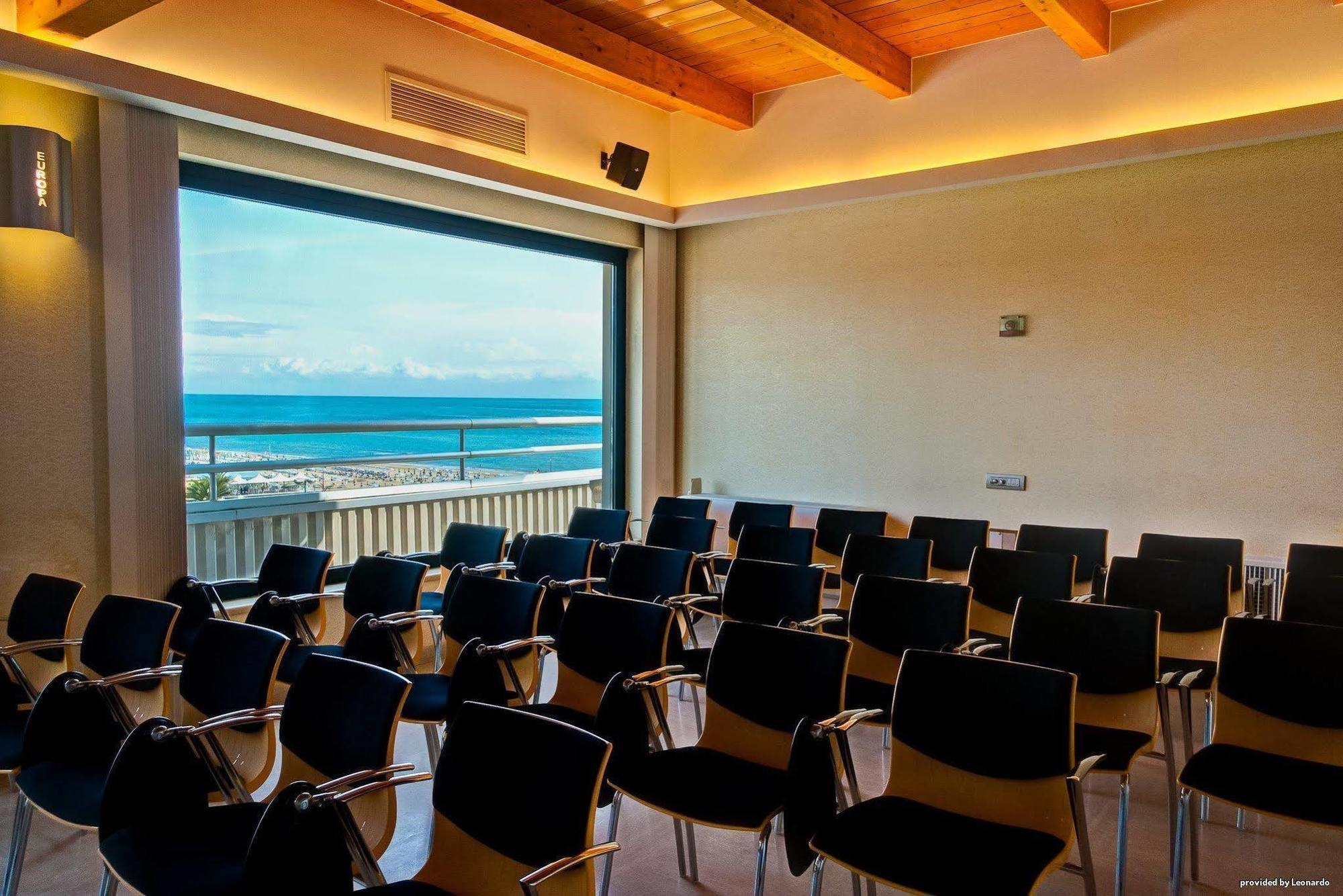 Hotel Europa Beach Village 길라노바리도 외부 사진
