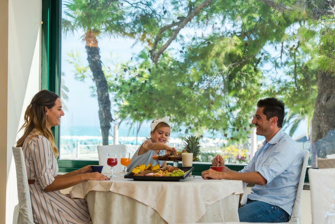 Hotel Europa Beach Village 길라노바리도 외부 사진