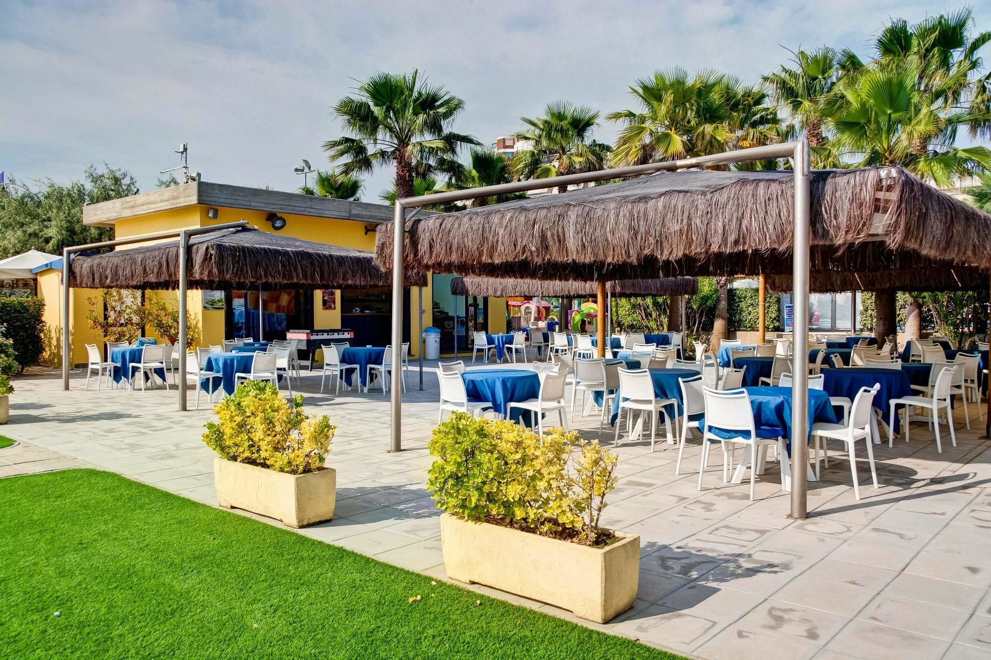Hotel Europa Beach Village 길라노바리도 외부 사진